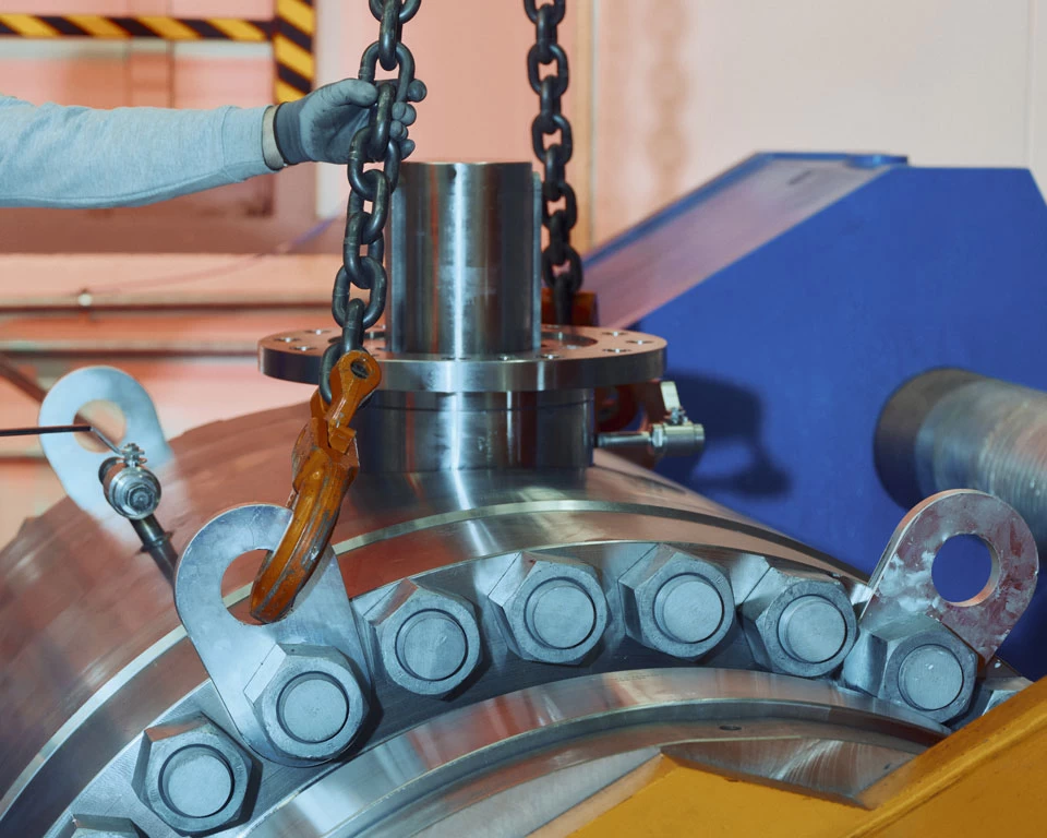 Functional testing of an industrial ball valve during maintenance and technical aftermarket support activities